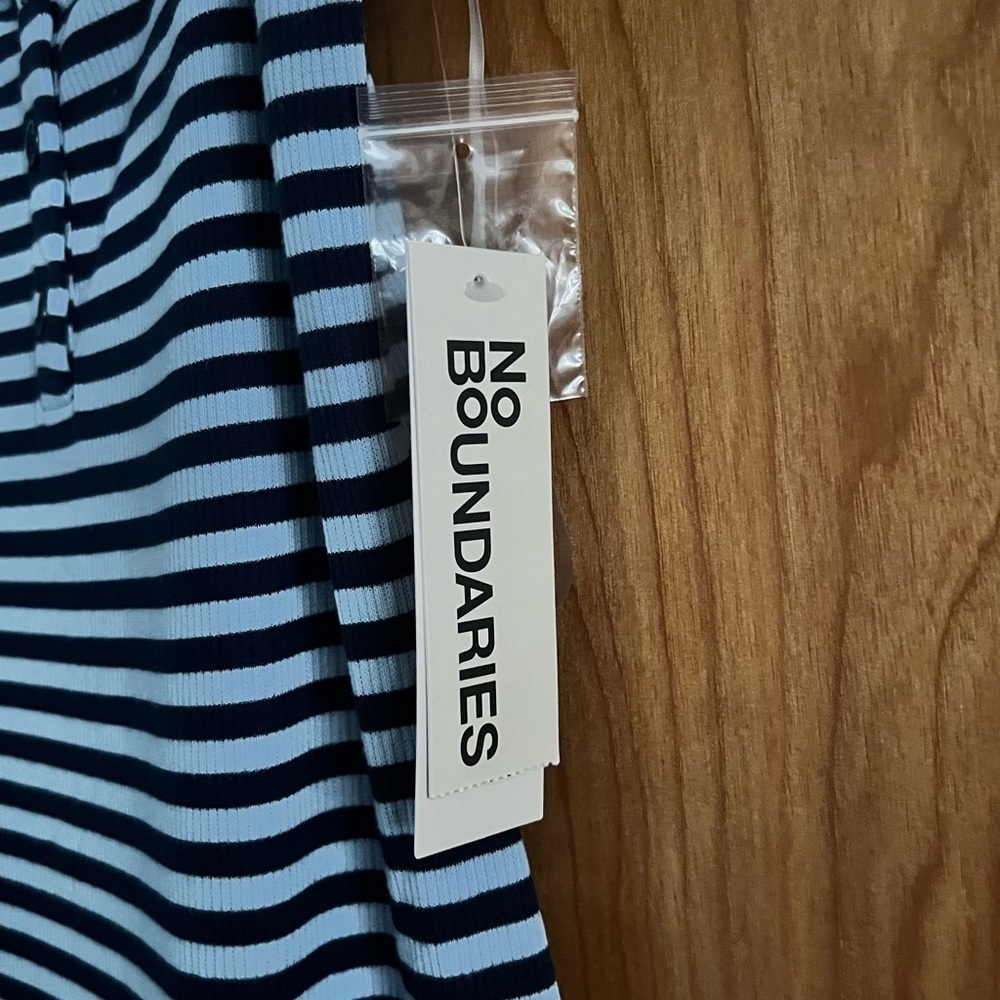 No Boundaries Navy and Black Striped Apparel - Picture 2 of 6